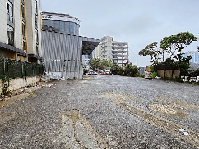 MALTEPE YANYOLDA E-5 CEPHE 850m2 ARSA İÇNDE 3 KATYÖNETİM BİNALI - Görsel 3