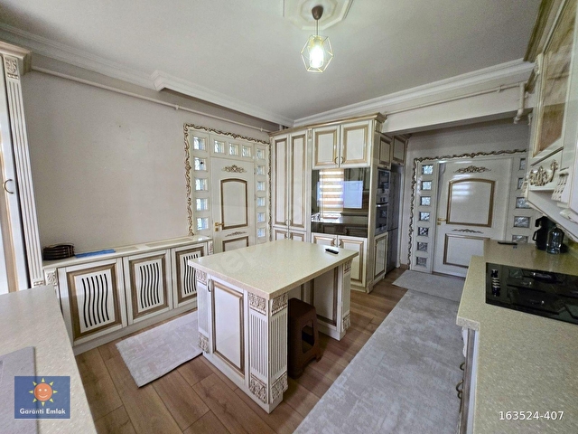 Garanti Emlaktan - Saray Mimarisine Sahip - 145 m² Fırsat Daire - Görsel 18