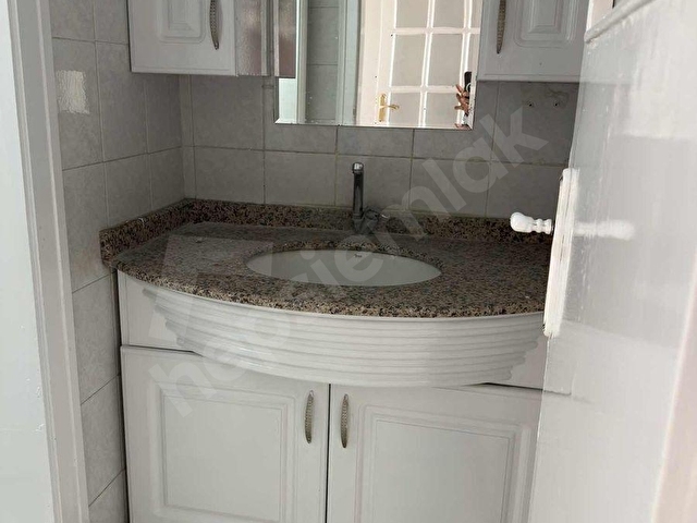 Şehir Merkezinde Kiralık Taşınmaya Hazır 3+1 Daire - Görsel 12