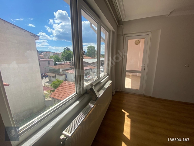 ÇARŞI MERKEZİNDE KİRALIK 3+1 120 M2 AÇIK MUTFAK DAİRE 29.000 TL - Görsel 13