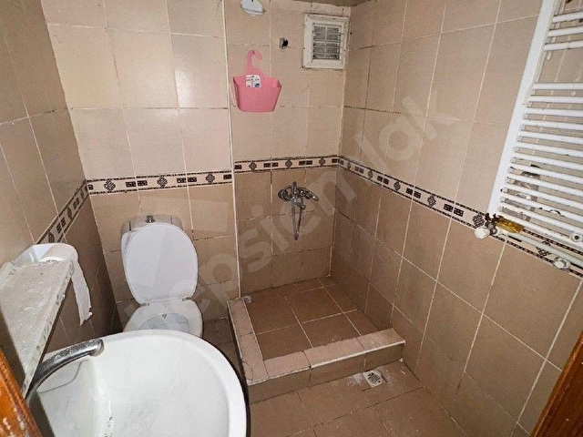 KAYA GAYRİMENKUL ÇINARCIK ÇAMLIKTA BAHÇELİ DENİZE YAKİN 2+1 SATILIK GİRİŞ KAT - Görsel 15