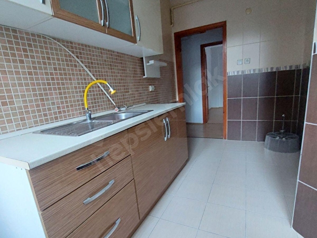 EYÜPSULTAN RAMİ DE ÇARŞININ BİTİMİNDE ARA KAT KİRALIK DAİRE - Görsel 17