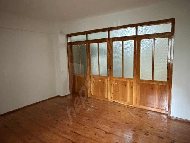 İSTİKLAL MAHALLESİNDE 3+1 135m2 SATILIK DAİRE FIRSATI ACİL - Görsel 4