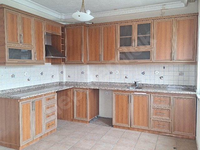 ORTACA MEEKEZDE KİRALIK 3+1 GENİŞ DAİRE 168M²