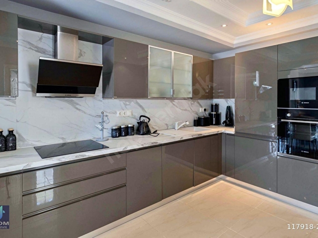 ALANYA KONAKLIDA DENİZE YAKIN MANZARALI EŞYALI 2+1 DAİRE