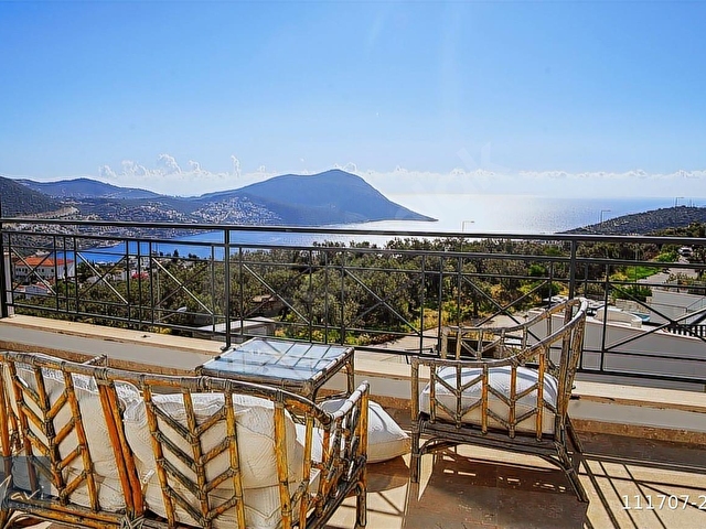 Kalkan Ortaalanda 6+2 lüks ful eşyalı geniş villa satılık - Görsel 9