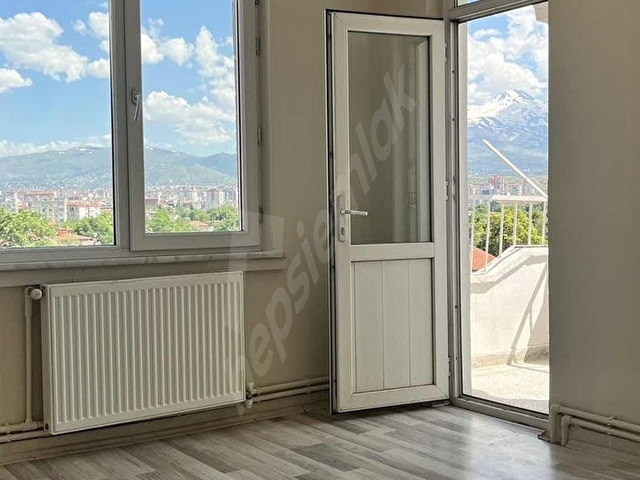 BAĞDAT CADDESİ ÜZERİNDE SATILIK 3+1 GENİŞ DAİRE - Görsel 7