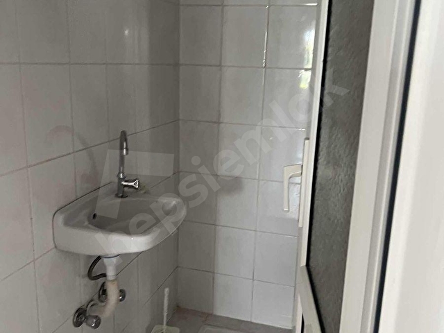 TUZLA MAHALLESİNDE KİRALIK ARA KAT DAİRE - Görsel 8