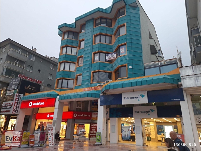 Çankaya Turan Güneş Bulvarında; 3 Bölüm, Mutfaklı, Balkonlu, WCli, Asansörlü, Katta Satılık Ofis... - Görsel 3