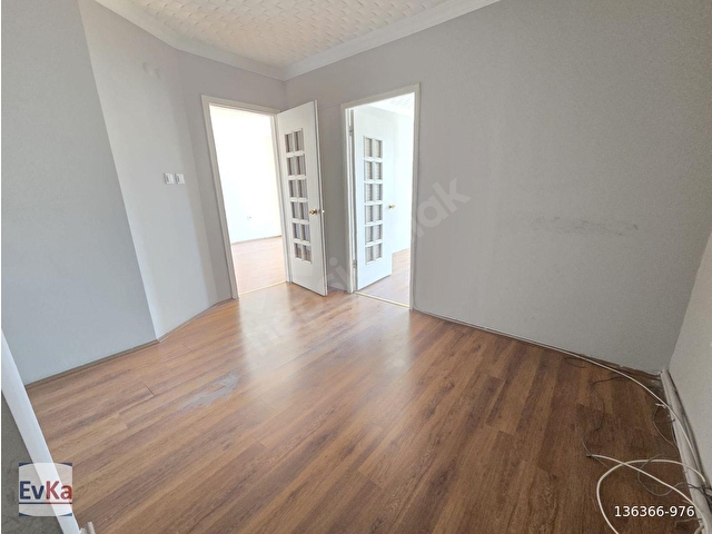 Çankaya Turan Güneş Bulvarında; 3 Bölüm, Mutfaklı, Balkonlu, WCli, Asansörlü, Katta Satılık Ofis...