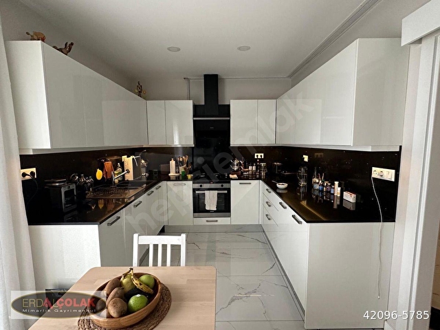 ETHEMEFENDİ CADDESİN DE BAĞDATA 3.BİNA 220M2 BRÜT 175M2 NET 4+1 - Görsel 22