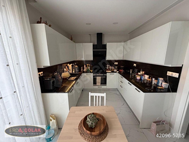 ETHEMEFENDİ CADDESİN DE BAĞDATA 3.BİNA 220M2 BRÜT 175M2 NET 4+1 - Görsel 16