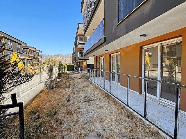 VİLLA TAKASI OLUR!!!SİTE İÇERİSİNDE BAHÇELİ 3+1 DAİRE - Görsel 24