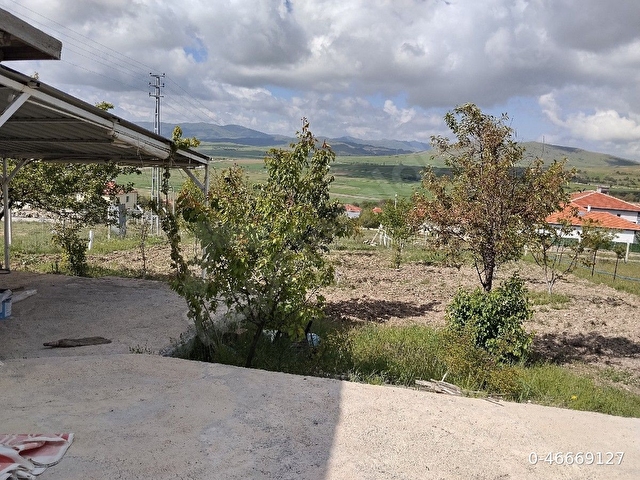 KIRŞEHİR KAMAN İSAHOCALI KÖYÜNDE İMARLI BAHÇE ÖNÜ FERAH MANZARALI YERİMİZ GÜNEYDE - Görsel 3