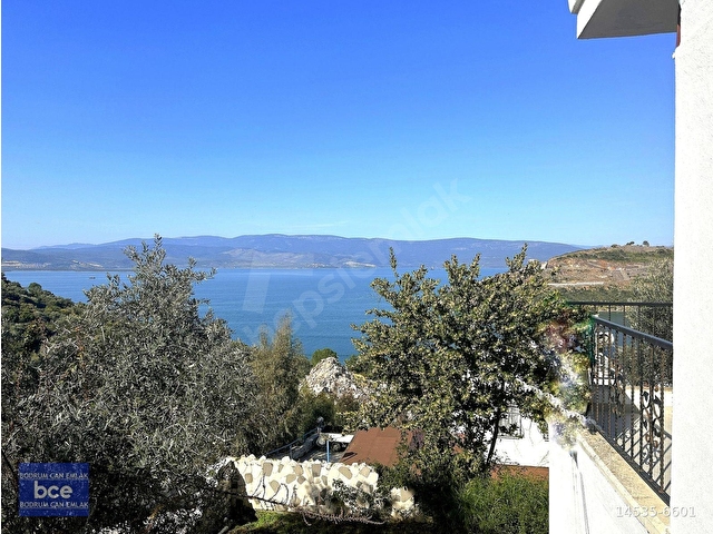 BODRUM ADABÜKÜ DENİZE SIFIR PLAJLI TAM KÖŞE FULL MANZARALI TRİPLEKS KÖŞE VİLLA - Görsel 10