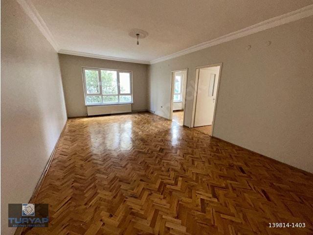 TURYAPTAN KÖŞK MAH DUTLUK YAKINI 1.KAT 3+1 120M2 CADDELERE VE DUTLUK METRO YAKINI MERKEZİ LOKASYON