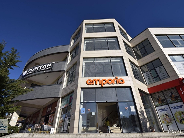 TURYAP YAPRACIK tan Emporia AVM de 1.Katında Kiralık Dükkan