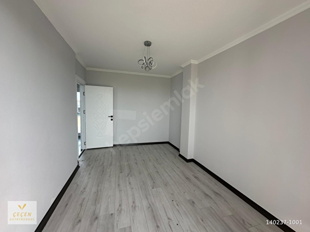 YENİÇİFTLİK DEREAĞZINDA PARKA CEPHE 6+1 HAVUZLU MÜSTAKİL VİLLA - Görsel 23