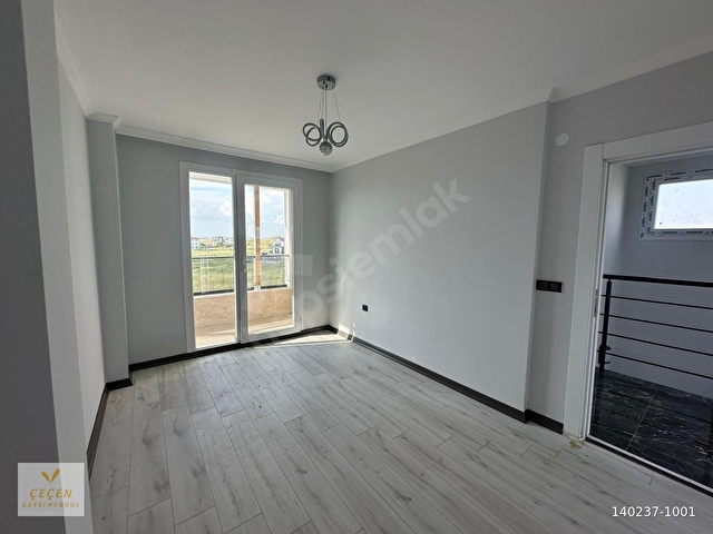YENİÇİFTLİK DEREAĞZINDA PARKA CEPHE 6+1 HAVUZLU MÜSTAKİL VİLLA - Görsel 13