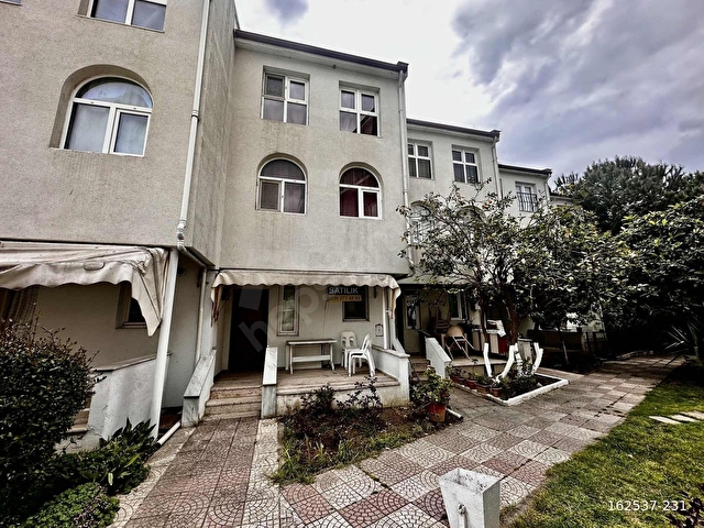 KÖPRÜBAŞI EMLAKTAN HAVUZLU SİTEDE SATILIK VİLLA
