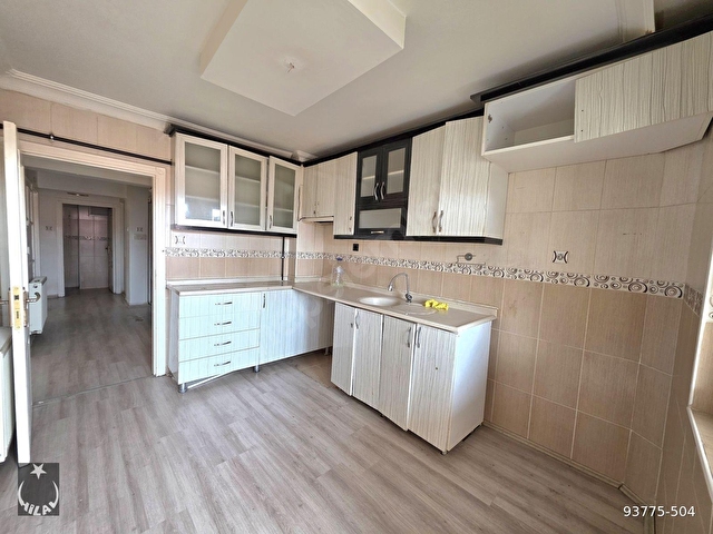 HİLALDEN CADDE ÜZERİNDE KAT KONUMUNDA TERAS BALKONLU DAİRE!! - Görsel 5