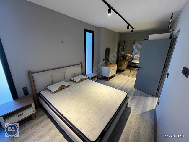 Kuşadası Karaova Mahallesinde Özel Havuzlu Eşyalı 4+1 Villa - Görsel 11
