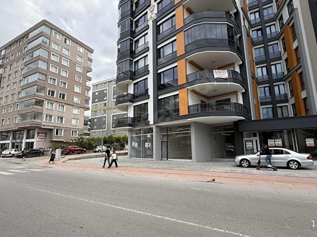 ATAKENT ÇAĞALOĞLUNDA KİRALIK PRESTİJLİ 320m² KÖŞEBAŞI DÜKKAN - Görsel 5