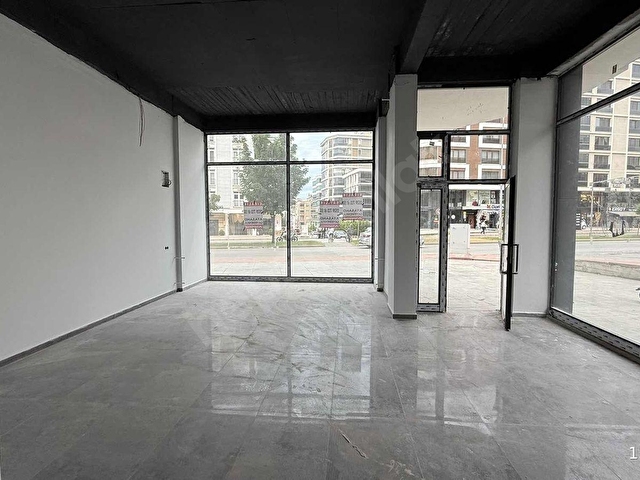 ATAKENT ÇAĞALOĞLUNDA KİRALIK PRESTİJLİ 320m² KÖŞEBAŞI DÜKKAN - Görsel 9