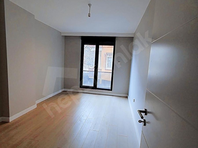ÜSKÜDAR FERAHDA SATILIK KAPALI OTOPARKLI 4+1 TERS DUBLEKS DAİRE - Görsel 14
