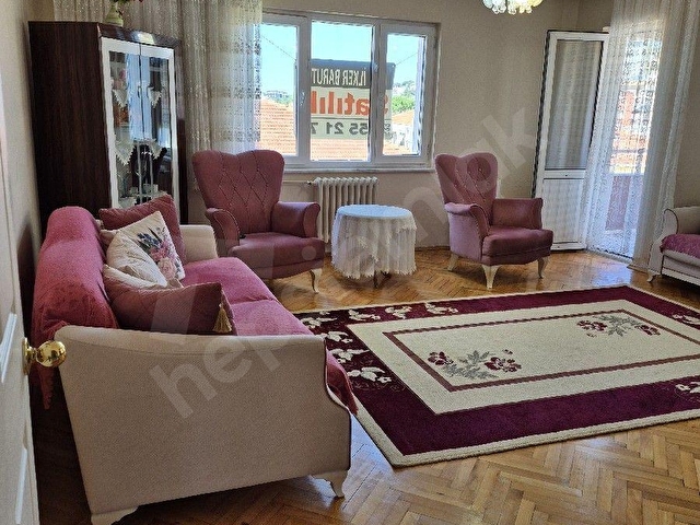 İLKER BARUTCUDAN, KISIKLI MAH. YANYOL DA 3+1, 145 M2, OTOPARKLI DAİRE