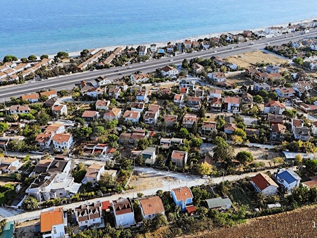 Silivri VillaKent Sitesinde Satılık 356 M² Köşe Başı İmarlı Arsa - Görsel 3