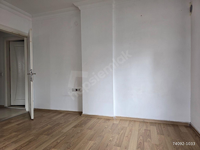 Kızıltoprak Mah.M.Nuran Çakallıklı Lisesi Yanı Satılık 3+1 Daire - Görsel 12