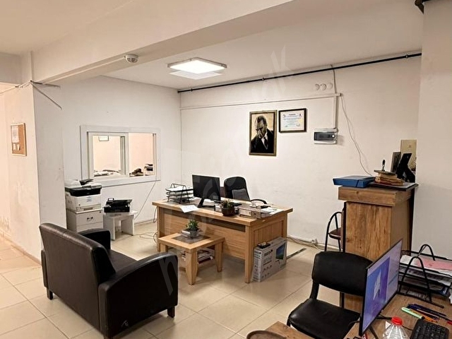 SARUHANLIDA CADDE ÜZERİ KİRACILI 293m² ÇİFT CEPHE SATILIK DÜKKAN - Görsel 3