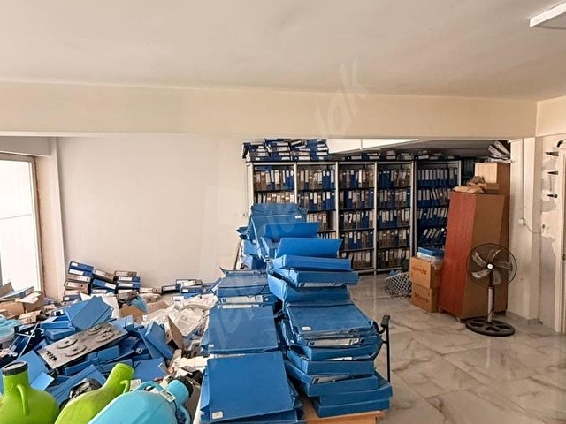 SARUHANLIDA CADDE ÜZERİ KİRACILI 293m² ÇİFT CEPHE SATILIK DÜKKAN - Görsel 14