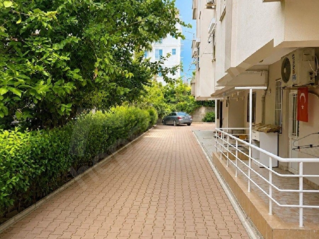 KONYAALTI LİMANDA DOĞALGAZ KOMBİLİ , AYRI MUTFAKLI 2+1 SATILIK DAİRE - Görsel 2