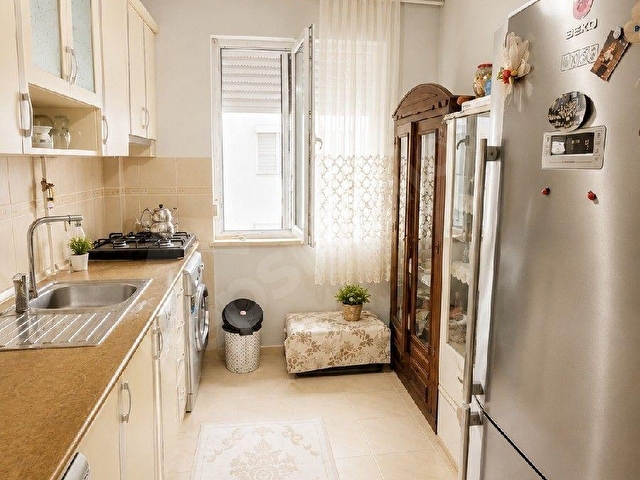 KONYAALTI LİMANDA DOĞALGAZ KOMBİLİ , AYRI MUTFAKLI 2+1 SATILIK DAİRE - Görsel 7