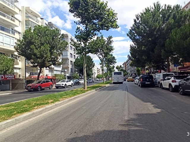 KARŞIYAKA GİRNE BULVARINDA 2+1 KLİMALI ASANSÖRLÜ DAİRE - Görsel 8