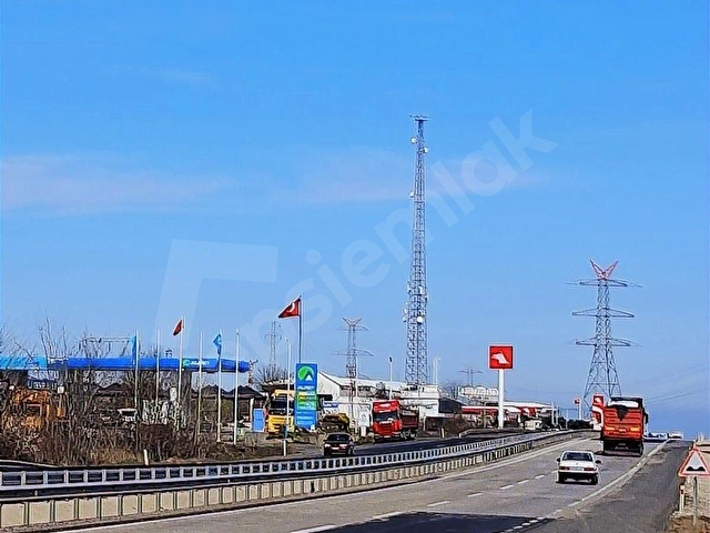 KIVANÇ EMLAKTAN TARLA ANA YOL ÜZERİNDE SEYMENİN KÖYÜN GİRİŞİ