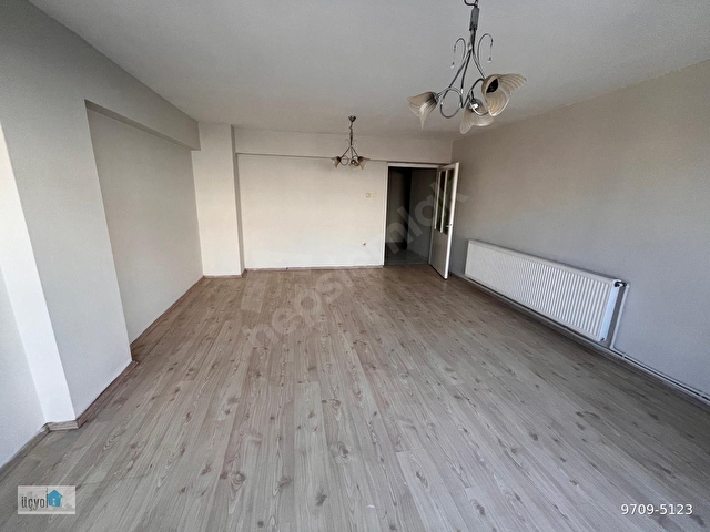 Atilla Mahallesinde Üçyol Metroya Yakın 2+1 90 m2  Asansörlü Doğalgazlı Bakımlı Satılık Daire - Görsel 6