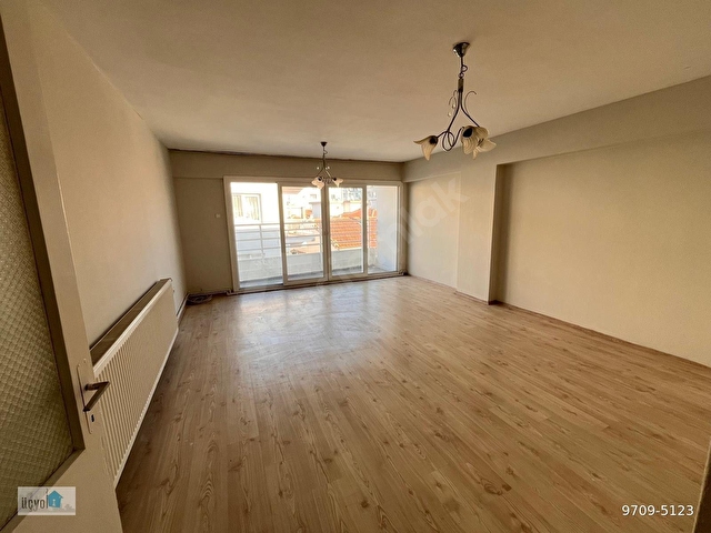 Atilla Mahallesinde Üçyol Metroya Yakın 2+1 90 m2  Asansörlü Doğalgazlı Bakımlı Satılık Daire - Görsel 4