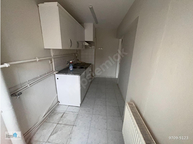 Atilla Mahallesinde Üçyol Metroya Yakın 2+1 90 m2  Asansörlü Doğalgazlı Bakımlı Satılık Daire - Görsel 10
