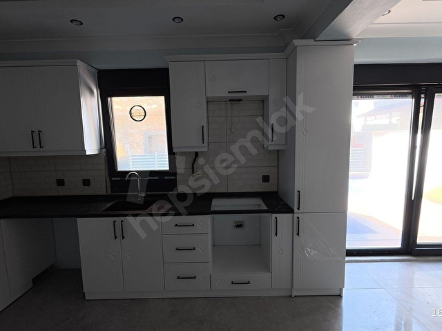 Kocaalide Denize 2.Parsel Özel Havuzlu Deniz Manzaralı Tripleks - Görsel 23