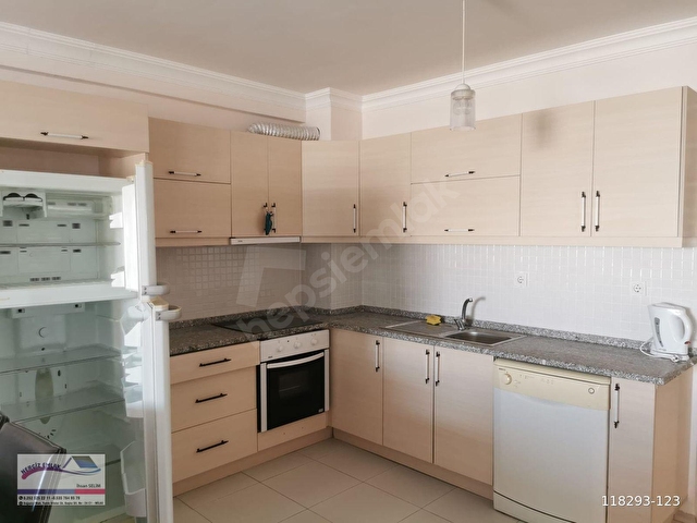 Turkuvaz Sitesinde Güzel Konumda Üst Kat 2+2 Satılık Daire - Görsel 15