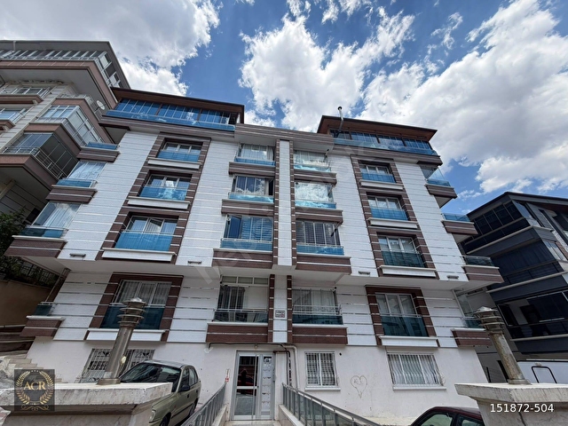 ACRDEN ERDİNÇ CADDESİNDE ARA KAT 3+1 140 M2 GENİŞ DAİRE