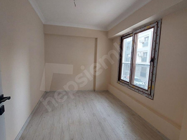 ŞİRİNYER LALELİ MH.DE TOPLU ULAŞIM ARAÇLARINA YAKIN KONUMDA 1+1 DAİRE - Görsel 5