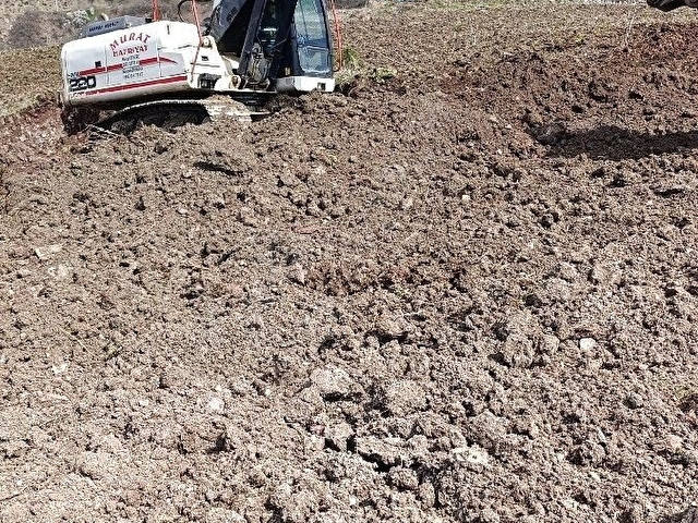 ÇALYAYLA KÖYÜNDE 8650m2 TARLA