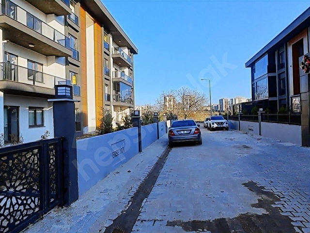 LİR DEN NUSRATİYE DE (HÜRRİYET MAH)SATILIK SIFIR 2+1 DAİRE