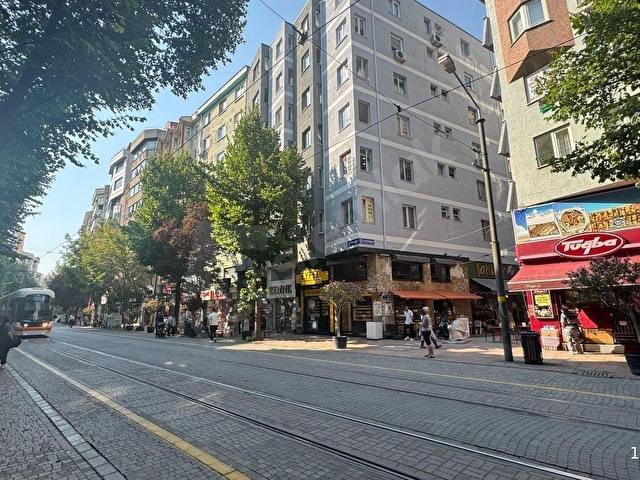 DOKTORLAR CADDESİNDE EŞYALI KİRALIK OFİS - Görsel 2