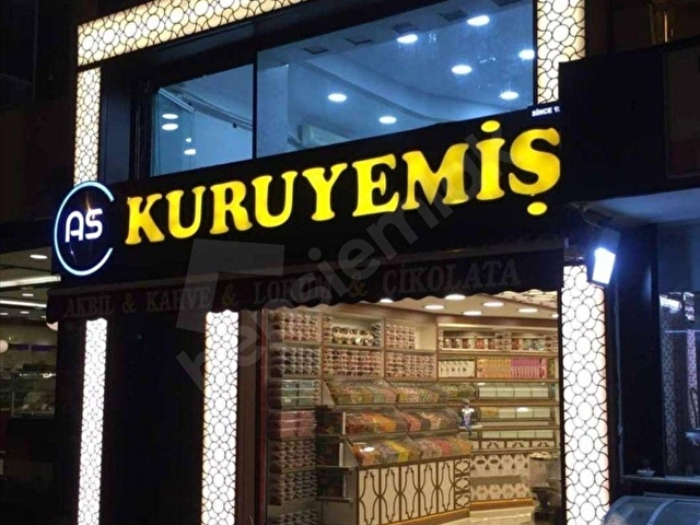 FATİH FEVZİPAŞA CADDESİNDE SATILIK ASMA KATLI BOŞ DÜKKAN...