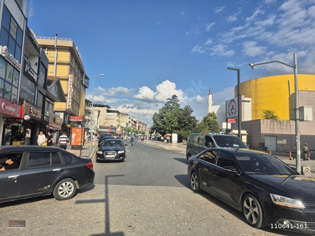 Şerefiye Mahallesi Pasaj İçinde Satılık Dükkan